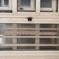 Porta in alluminio e finestroni da esterno