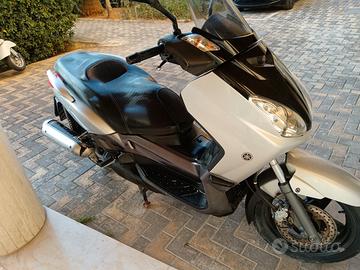 Yamaha X-Max 125 - 2000