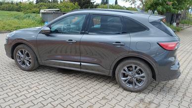 Ford Kuga 3° serie. Full Hybrid ST line