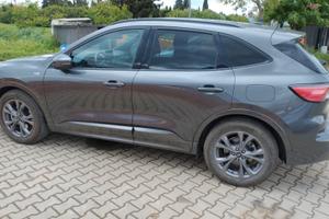 Ford Kuga 3° serie. Full Hybrid ST line