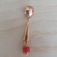 Ciondolo in oro 750 - 18 kt e corallo