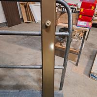 Serratura a spranga nuova per porta