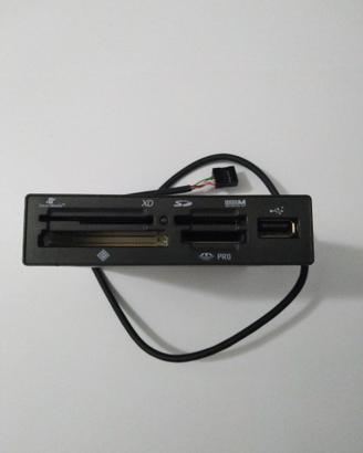 Lettore di schede vari formati; interno