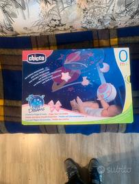 Culla con musica e lucine