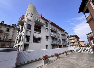 Immobile in asta di 107 m² con 3 locali e box auto
