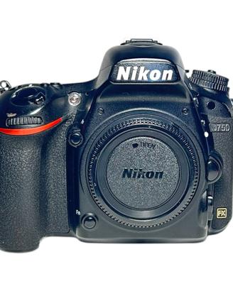 Nikon D750 (GARANZIA 2 ANNI)