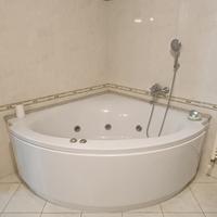 vasca da bagno con idromassaggio 