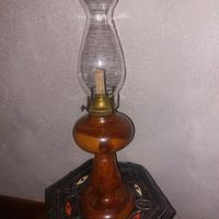 Antica Lampada a Petrolio in Legno di Ulivo