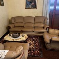 Divano e poltrone, soggiorno coordinato.