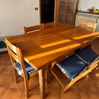 Tavolo in legno massello con 6 sedie
