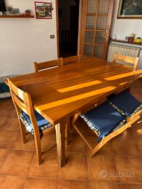 Tavolo in legno massello con 6 sedie