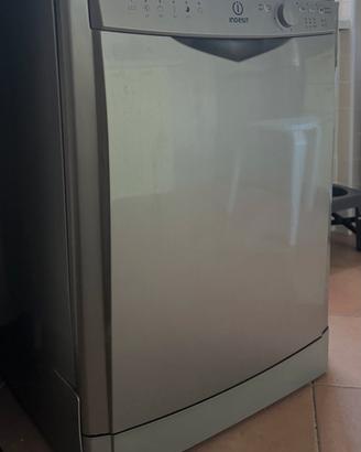 Lavastoviglie Indesit 60cm Inox - 6 Programmi