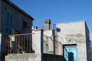 Casa indipendente per impresa edile o investitori