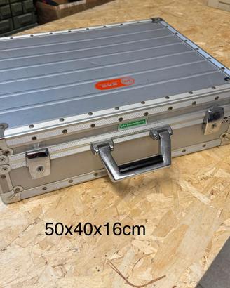 valigia robusta in alluminio 