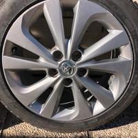 4 Cerchi lega Toyota Auris R 17+2 gomme invernali