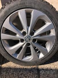 4 Cerchi lega Toyota Auris R 17+2 gomme invernali
