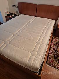 Letto matrimoniale completo di materasso