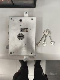 Serratura per porta blindata 