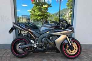 Yamaha YZF R1