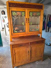 Credenza con vetrina