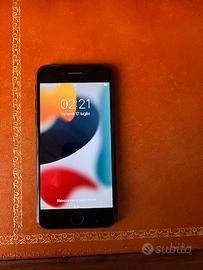2 iPhone 7 E. 130,00