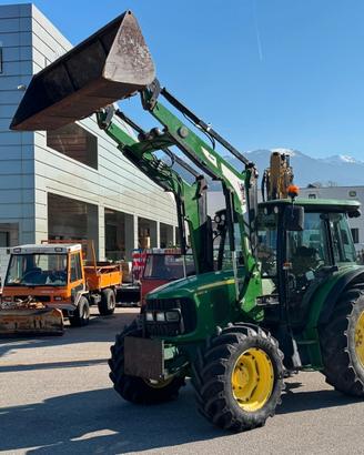 JOHN DEERE 5080M