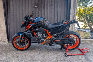 KTM Duke 890r