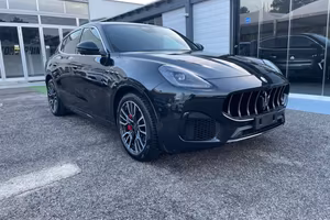 MASERATI 2.0 MHEV 300 CV GT SOLO 10.000 KM!!!