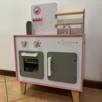 Cucina giocattolo per bimba in legno
