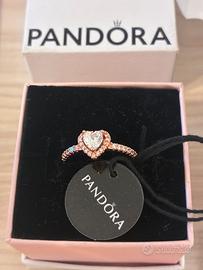 Anello Pandora oro rosa cuore trasparente tg 52