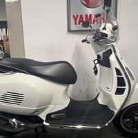 Piaggio Vespa GTS 300