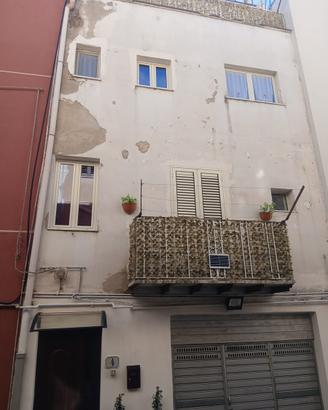 intero palazzo in provincia di Enna