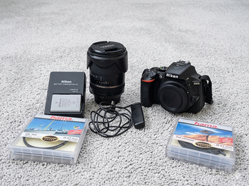 Nikon D5600 + Tamron 16-300mm (solo 2000 scatti)