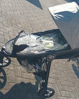 Set bimba: passeggino, seggiolino auto e bic