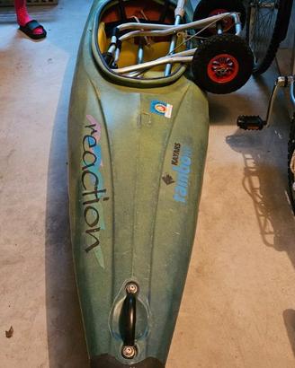 canoa in polietilene