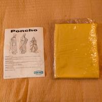 Poncho impermeabile in vinile con cappuccio