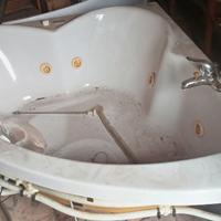 vasca  con idromassaggio
