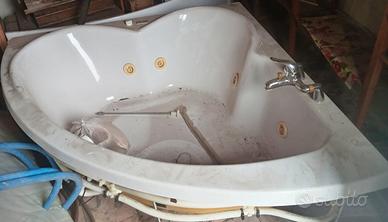 vasca  con idromassaggio