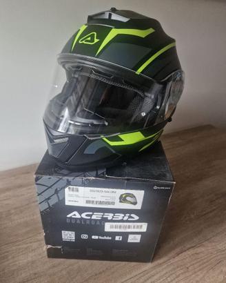 Caschi modulari e giubbotti moto