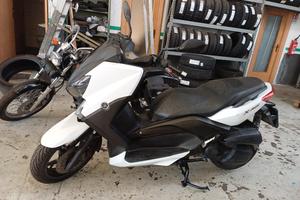 Yamaha x-max 125