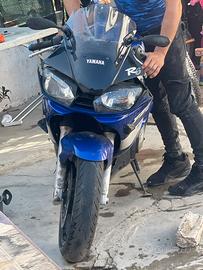 Yamahaa r6
