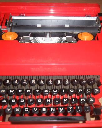 MACCHINA DA SCRIVERE  OLIVETTI VALENTINA ROSSA
