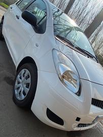 Toyota yaris 🚘