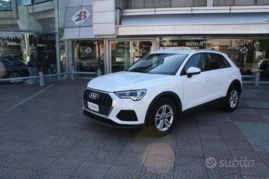 AUDI Q3 35 TDI S tronic Business