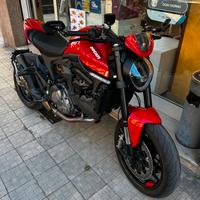 Ducati monster 937