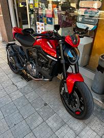 Ducati monster 937