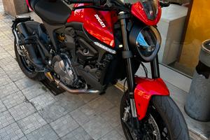Ducati monster 937