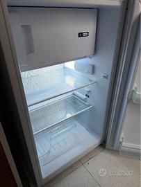 Frigorifero sottobanco con freezer