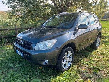 Toyota RAV 4 RAV4 2.2 D-4D 136 CV Luxury 4X4