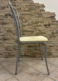 6 sedie in metallo con seduta in paglia € 50,00